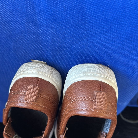 Carters - Picture 3 of 6